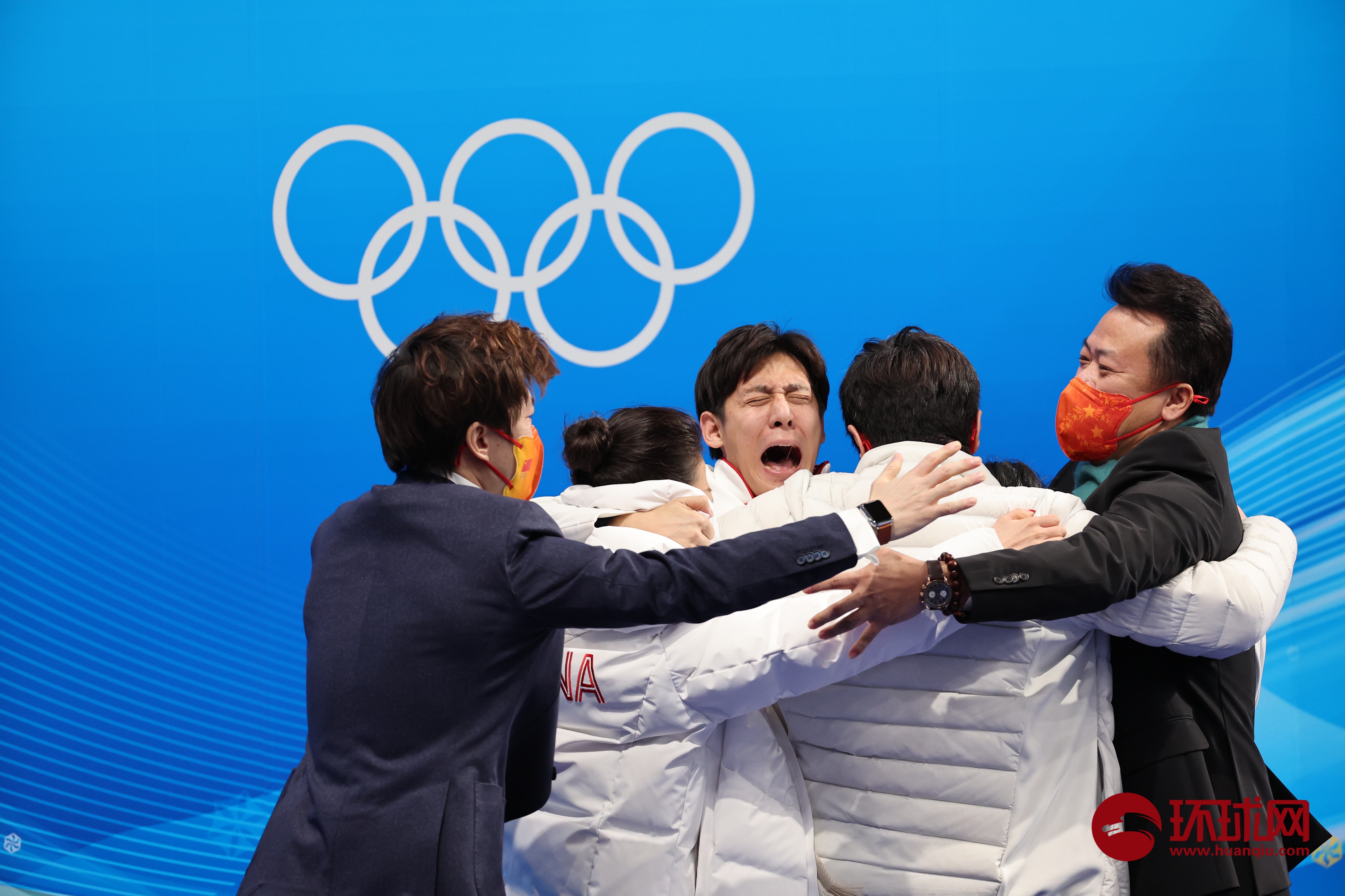 TheShy回归赛场，连败首场状态亮眼，G2观众沸腾！